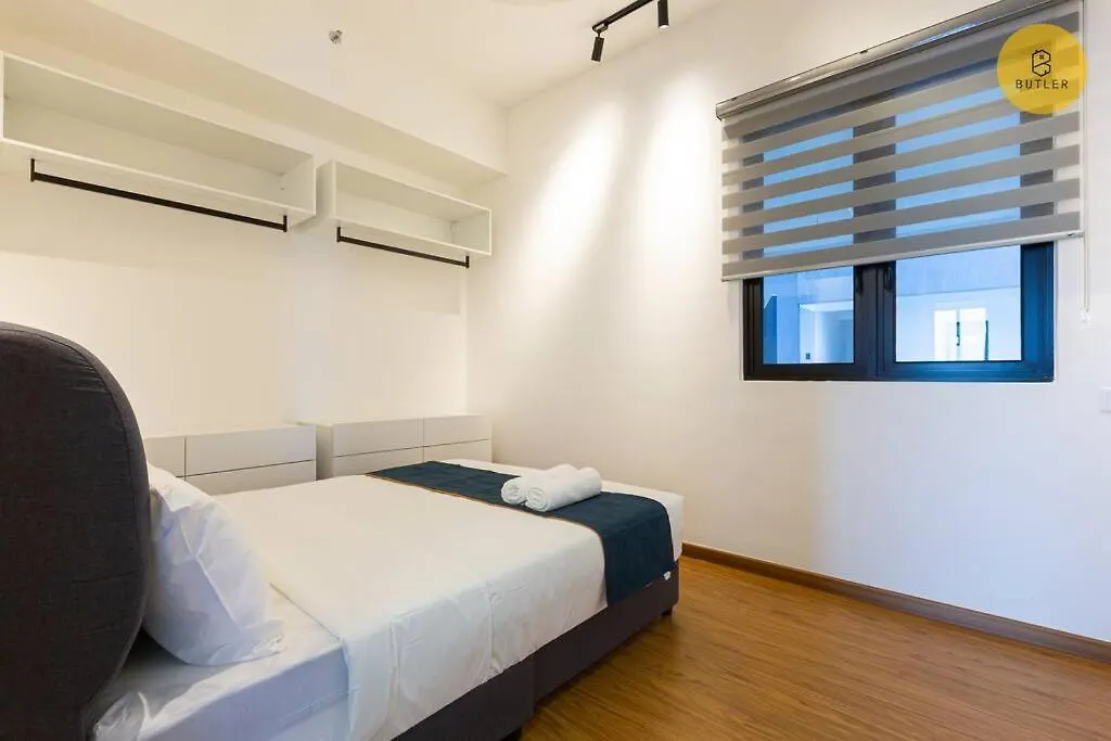 Seaview 2Br Infinity Pool & Easyaccess To Town 13A Apartment George Town