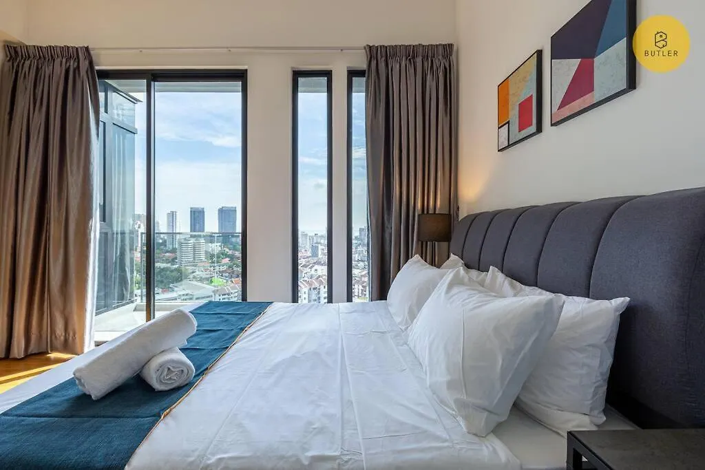 Seaview 2Br Infinity Pool & Easyaccess To Town 13A Apartment George Town